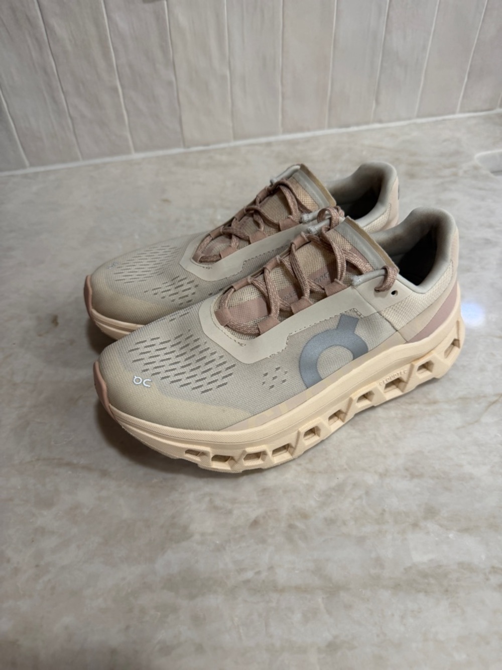 On cloudmonster pink